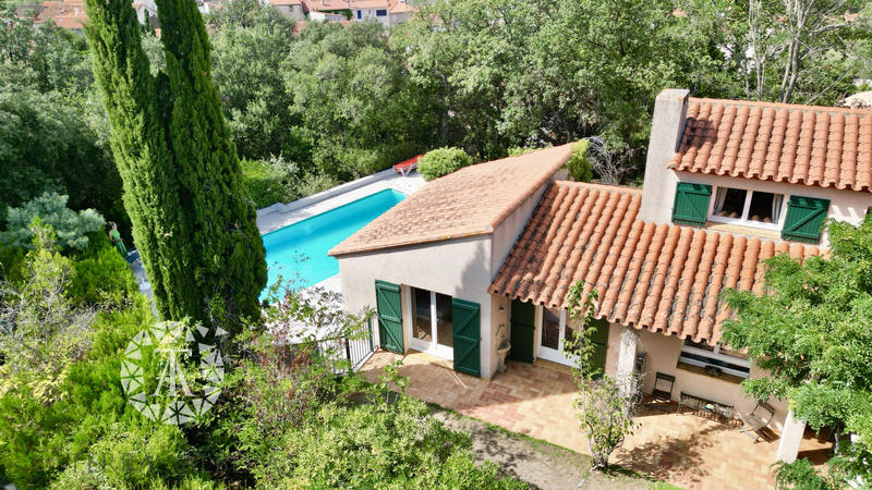 Villa - 192 m² - 6 pièces