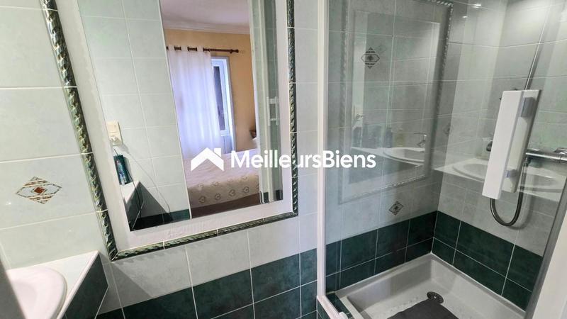 Maison - 180 m² - 9 pièces