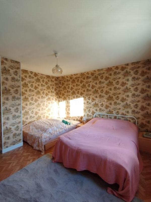 Maison traditionnelle - 123 m² - 6 pièces