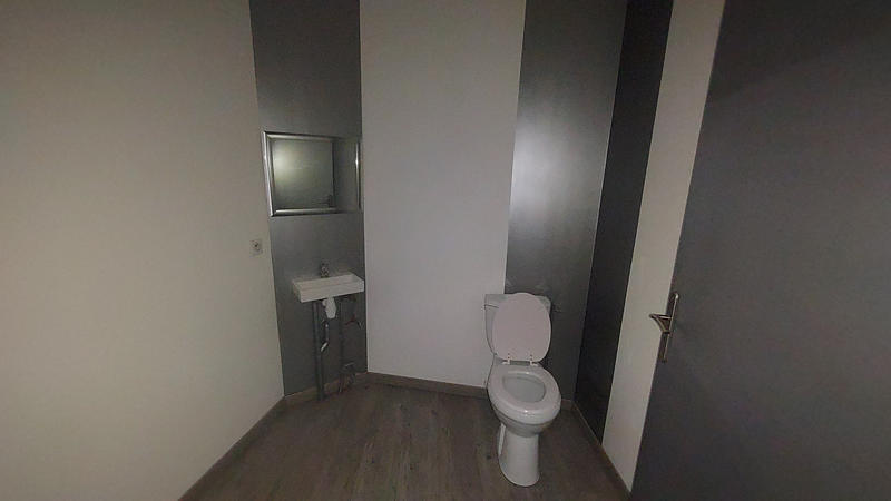 Local commercial - 65 m² - 3 pièces