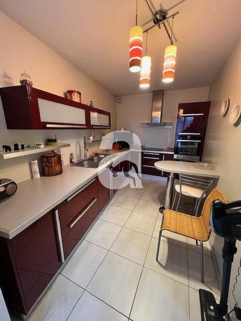 Appartement - 98 m² - 4 pièces