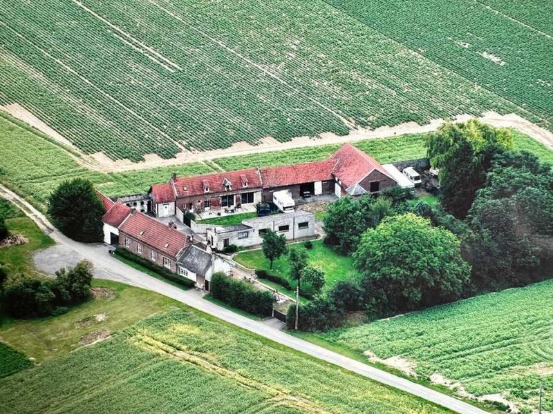 Corps de ferme - 270 m² - 10 pièces