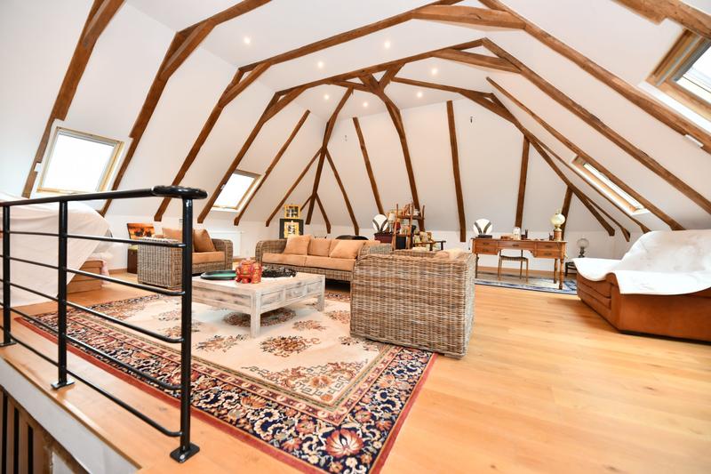 Maison - 302 m² - 8 pièces