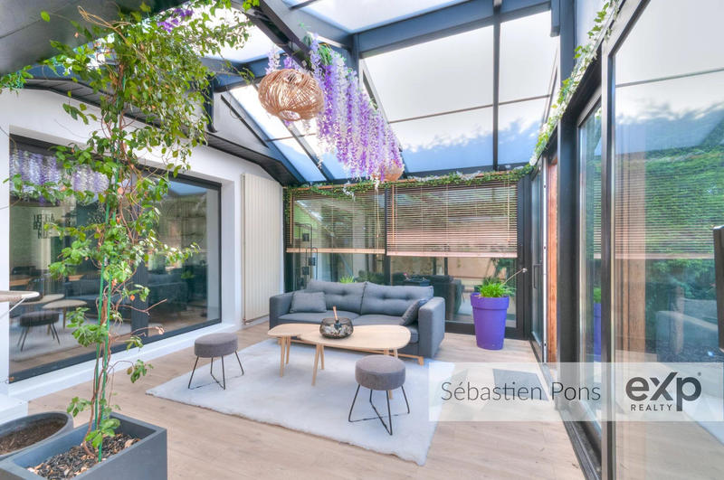 Maison - 177 m² - 7 pièces