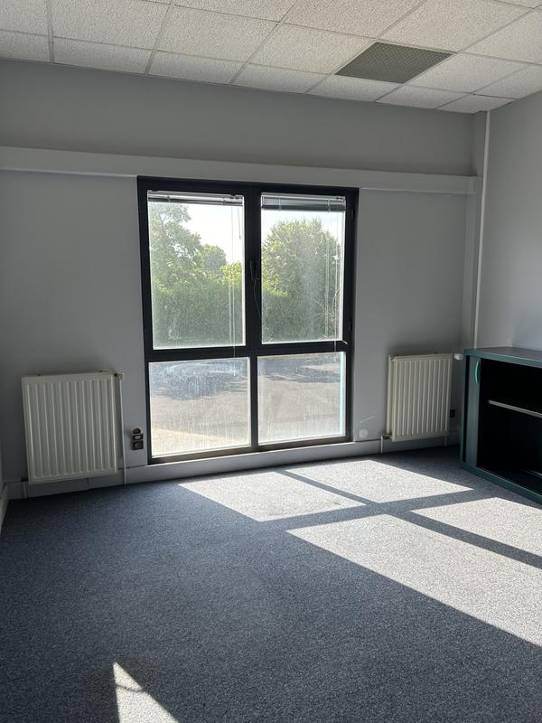Bureau - 360 m²