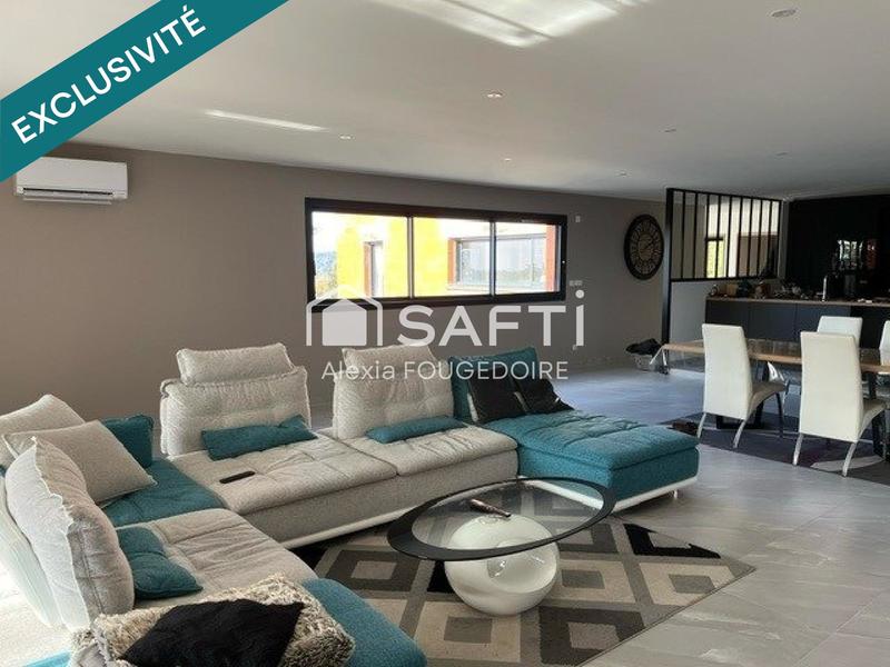 Maison - 230 m² - 6 pièces