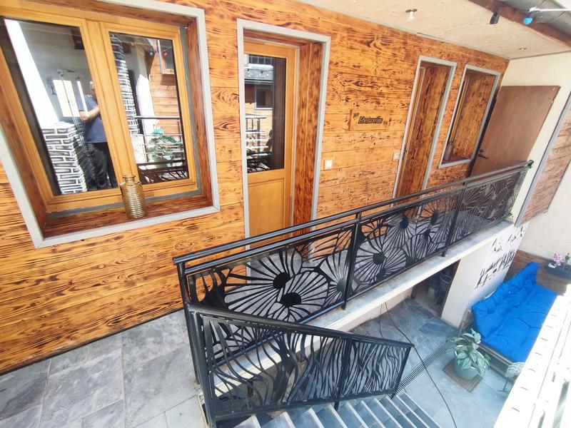 Maison - 240 m² - 13 pièces