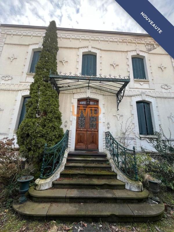 Maison - 274 m² - 9 pièces