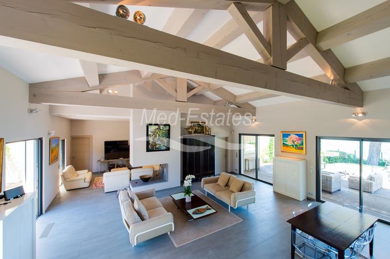 Maison - 277 m² - 7 pièces