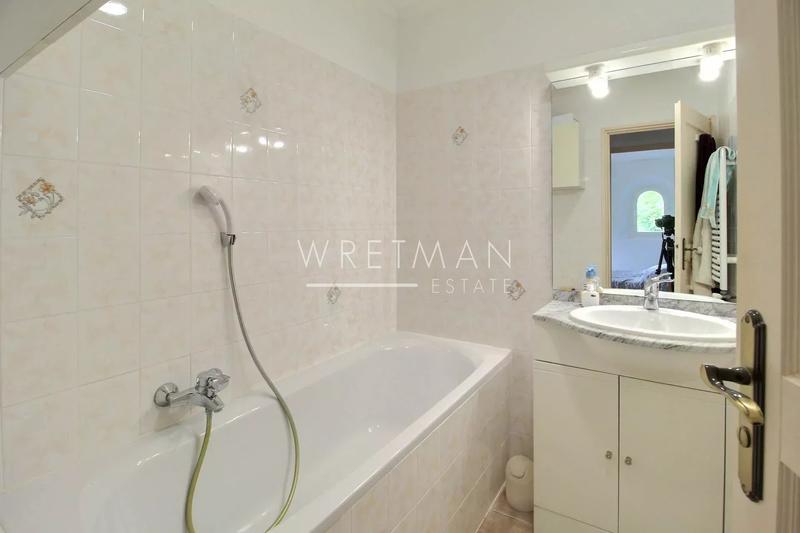 Villa - 199 m² - 10 pièces