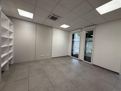 Local commercial - 139 m² - 6 pièces