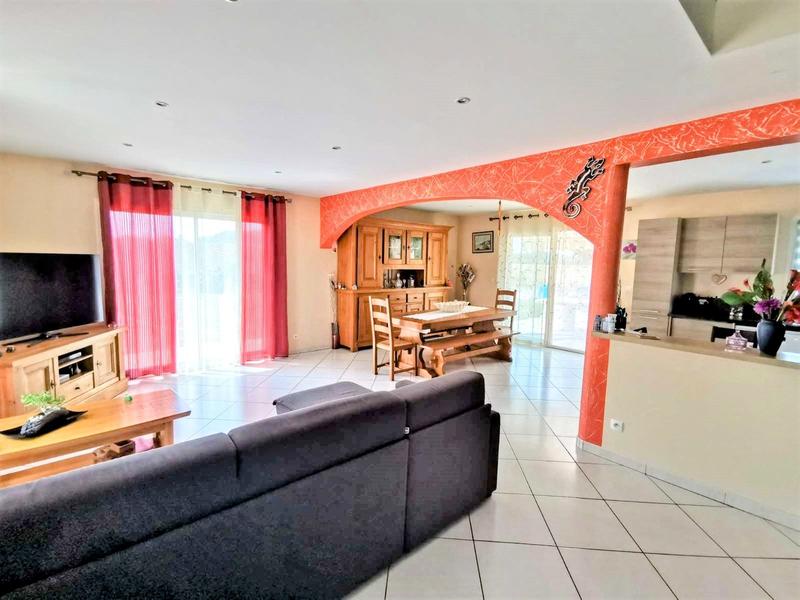 Maison - 215 m² - 7 pièces