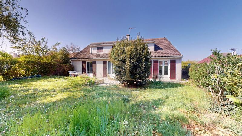 Maison - 195 m² - 8 pièces