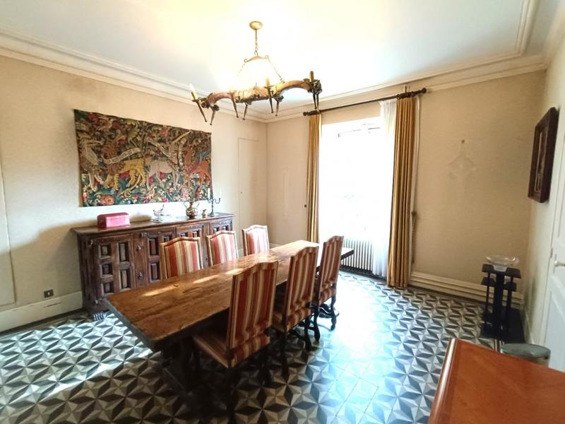 Maison - 210 m² - 5 pièces