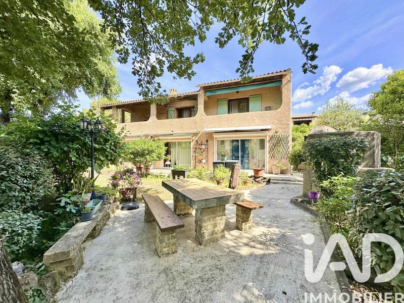 Maison - 230 m² - 9 pièces