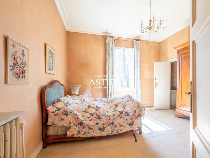 Maison - 474 m² - 9 pièces