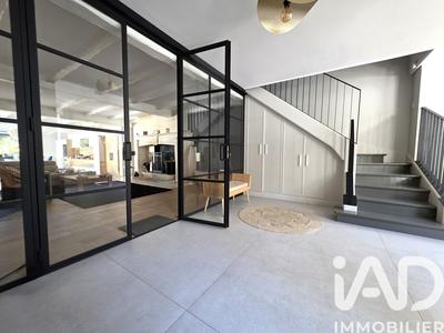 Maison - 210 m² - 7 pièces