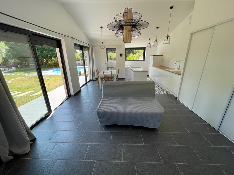 Villa - 220 m² - 9 pièces