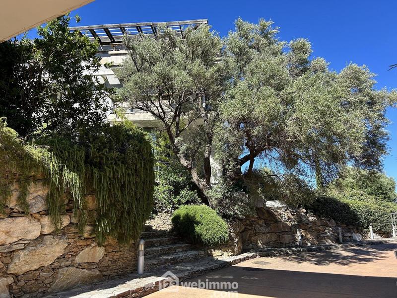 Appartement - 165 m² - 5 pièces