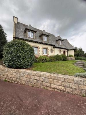 Maison en pierre - 266 m² - 12 pièces