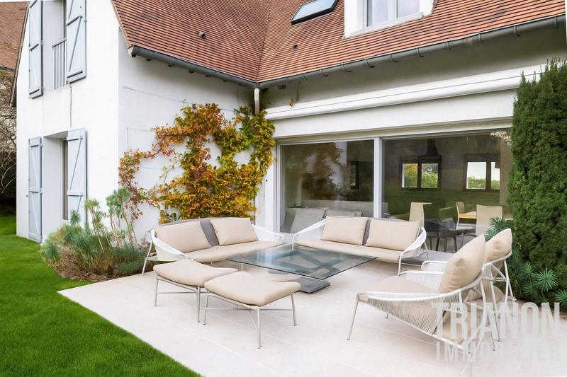 Maison - 326 m² - 7 pièces