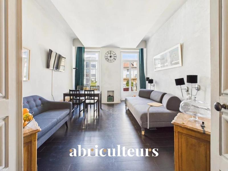 Appartement ancien - 88 m² - 4 pièces