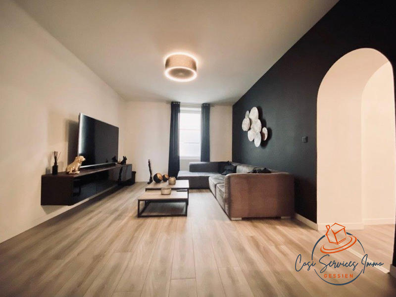 Maison - 300 m² - 8 pièces