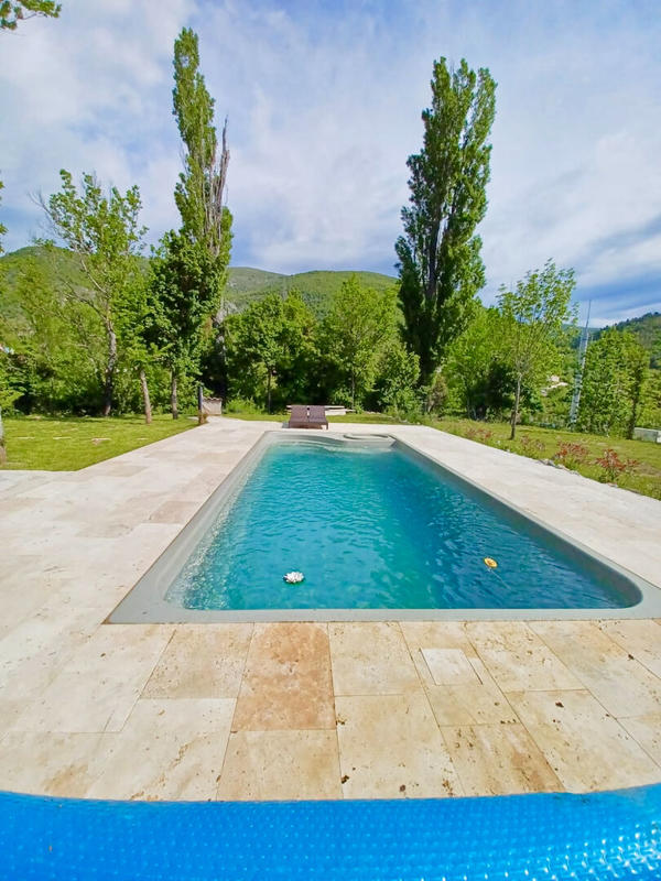 Maison - 180 m² - 6 pièces