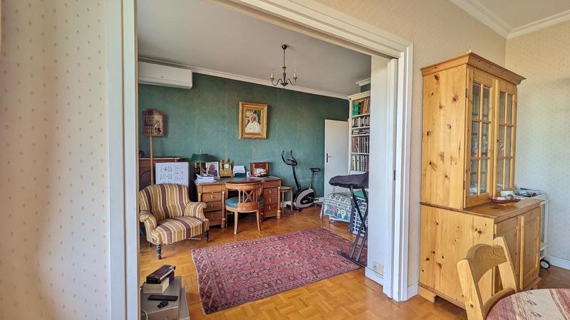 Appartement - 115 m² - 5 pièces