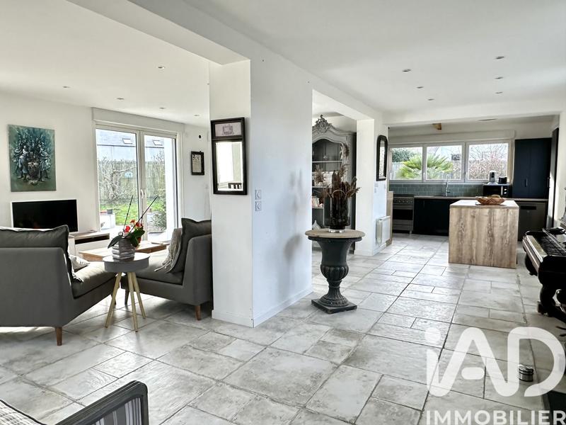 Maison - 216 m² - 7 pièces