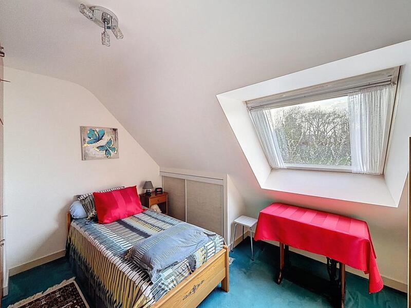 Maison - 104 m² - 7 pièces