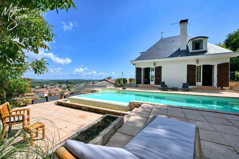 Maison - 195 m² - 6 pièces