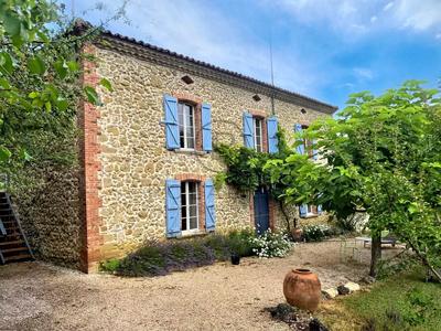 Villa - 253 m² - 8 pièces