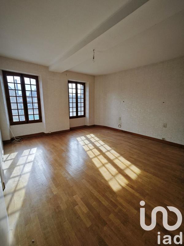 Maison - 210 m² - 7 pièces