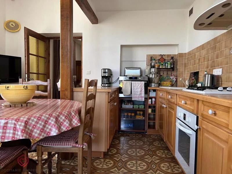 Demeure - 224 m² - 7 pièces