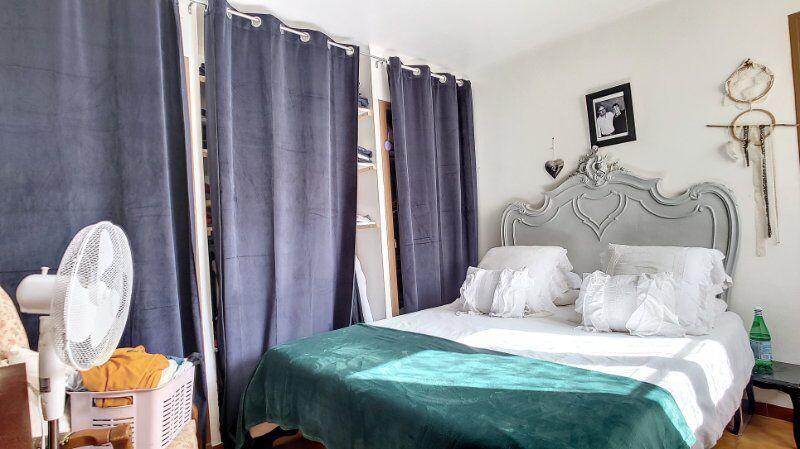 Maison - 180 m² - 7 pièces