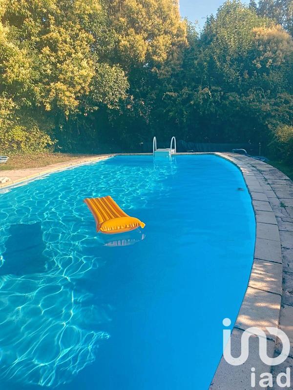 Maison - 372 m² - 14 pièces