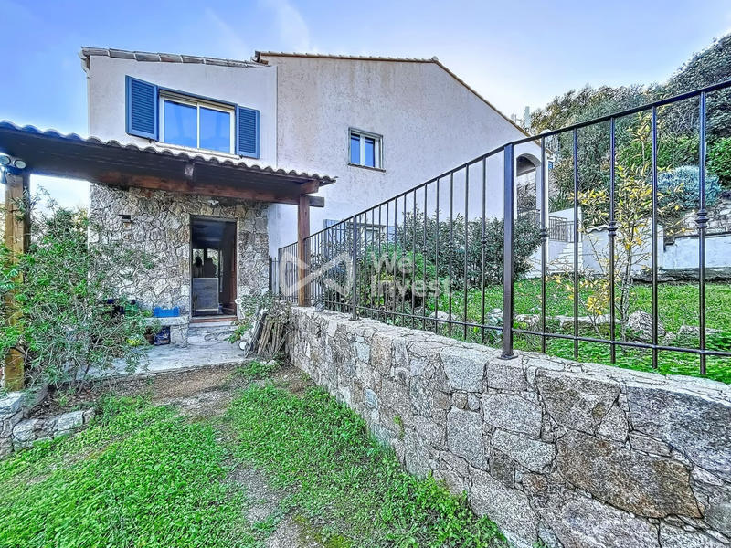 Maison traditionnelle - 230 m² - 9 pièces