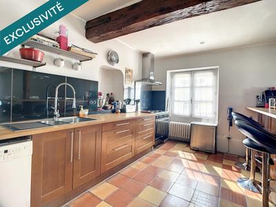 Appartement - 180 m² - 6 pièces