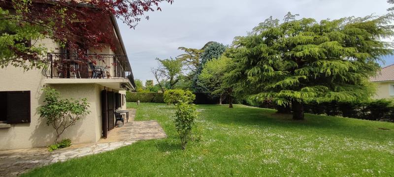 Maison - 180 m² - 8 pièces