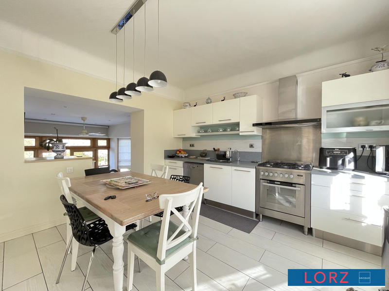 Maison ancienne - 183 m² - 7 pièces