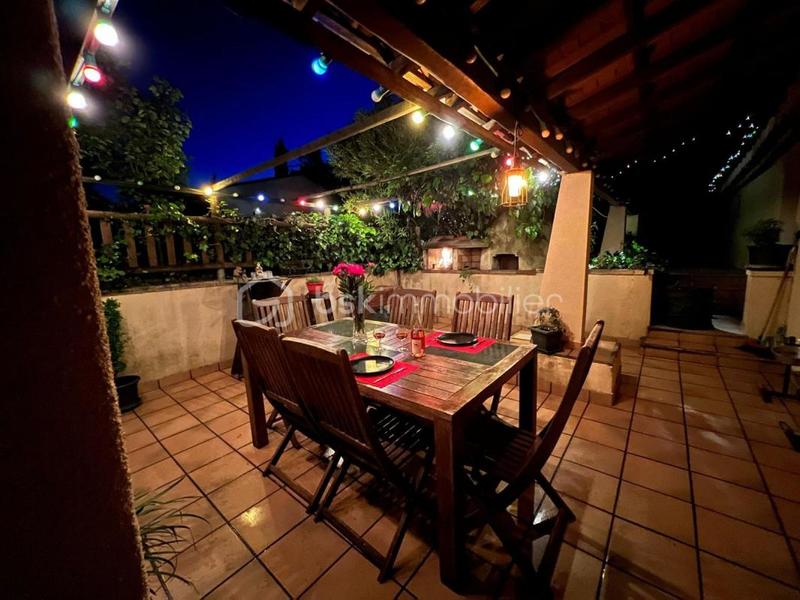 Villa - 252 m² - 9 pièces