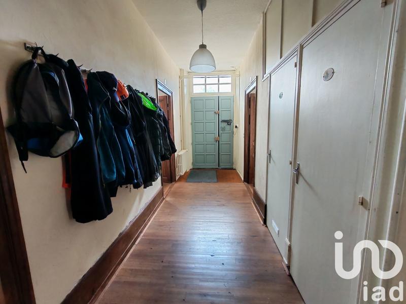 Maison - 235 m² - 10 pièces