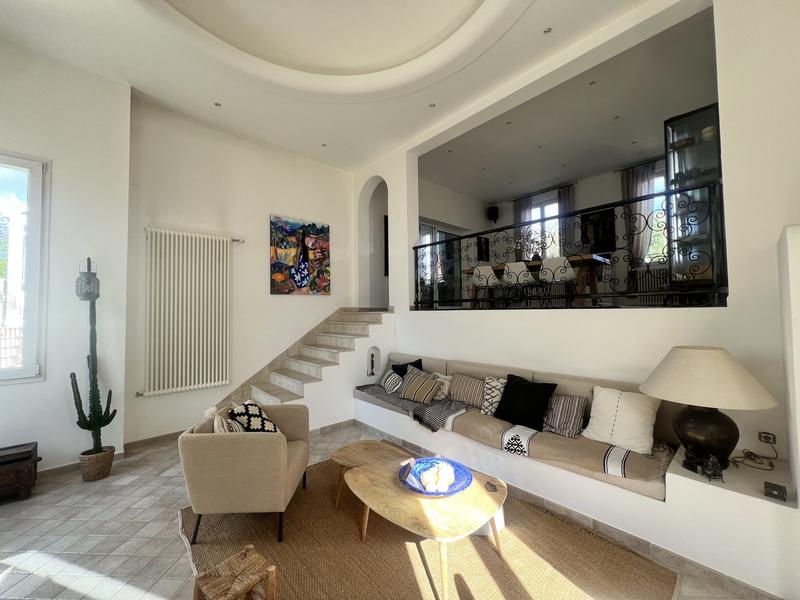 Maison - 192 m² - 6 pièces