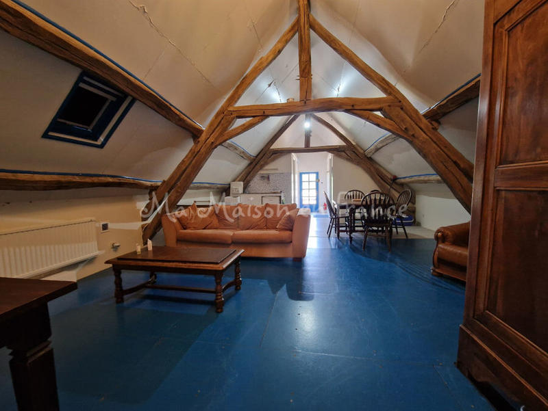 Maison - 157 m² - 11 pièces