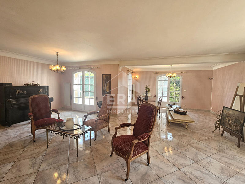 Maison - 196 m² - 5 pièces