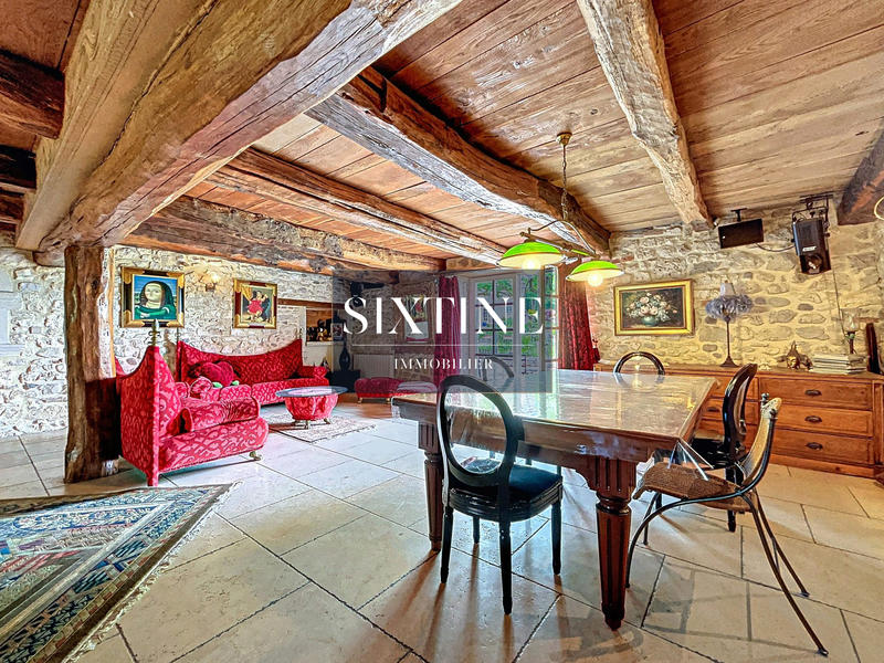 Maison ancienne - 552 m² - 10 pièces