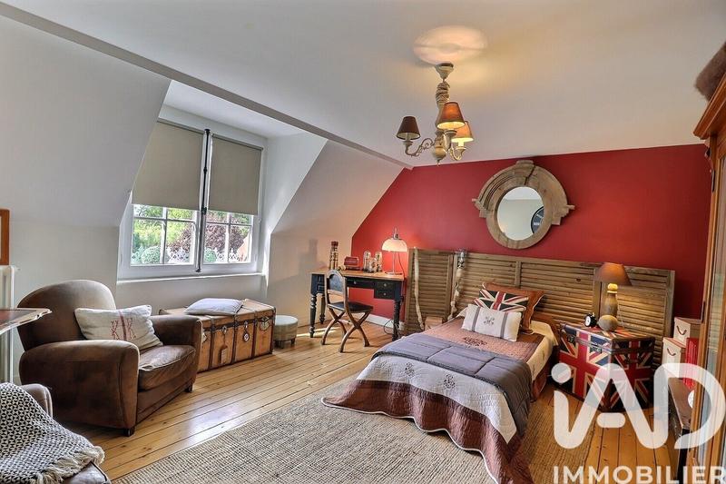 Maison - 460 m² - 19 pièces