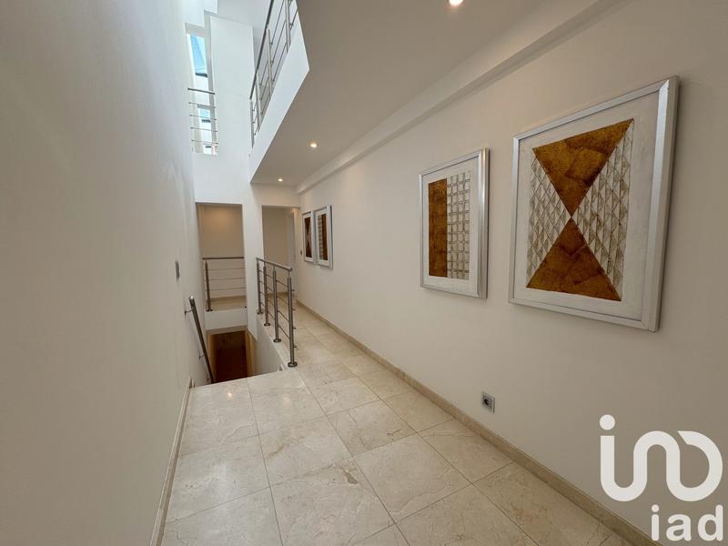 Maison - 510 m² - 7 pièces