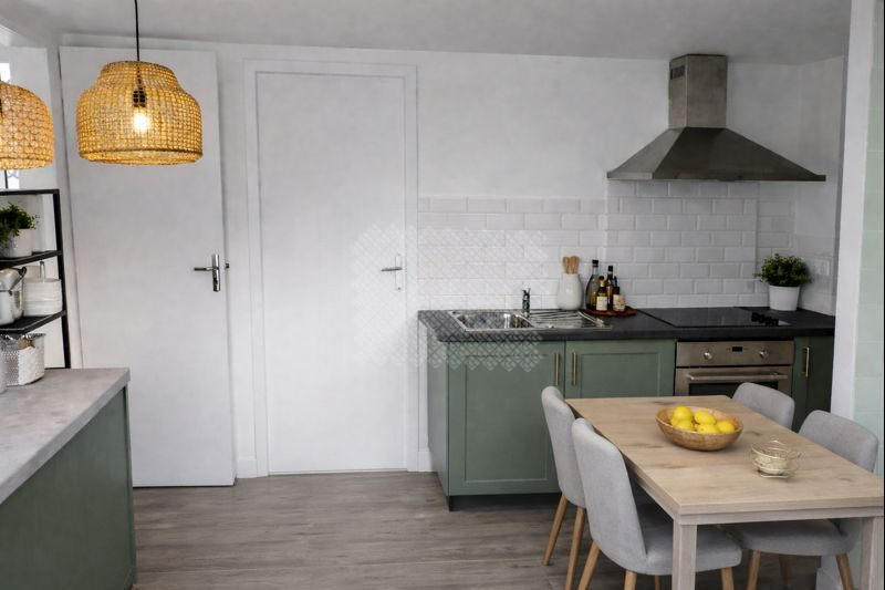 Maison - 101 m² - 7 pièces